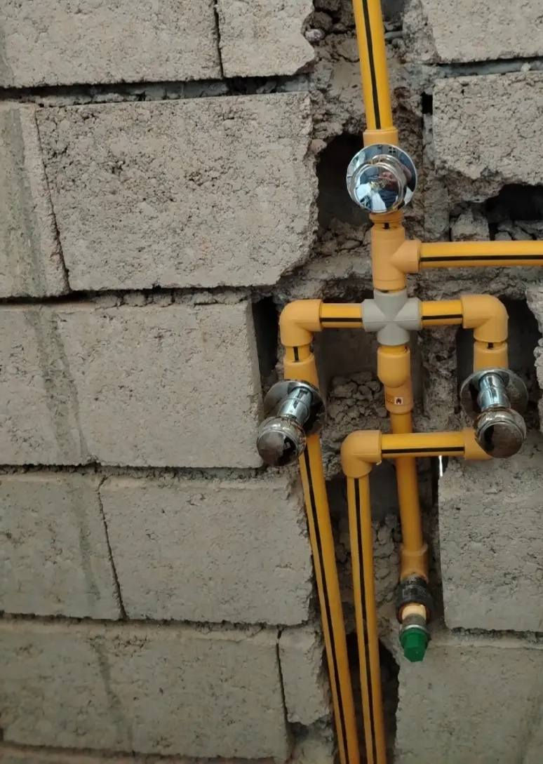 السلام عليكم 
تسيس كهربايات +مجاري +ماء
تسيس حديت درجه اولى 
داخل ناحيه سليمان بيك واطرافه
***********
