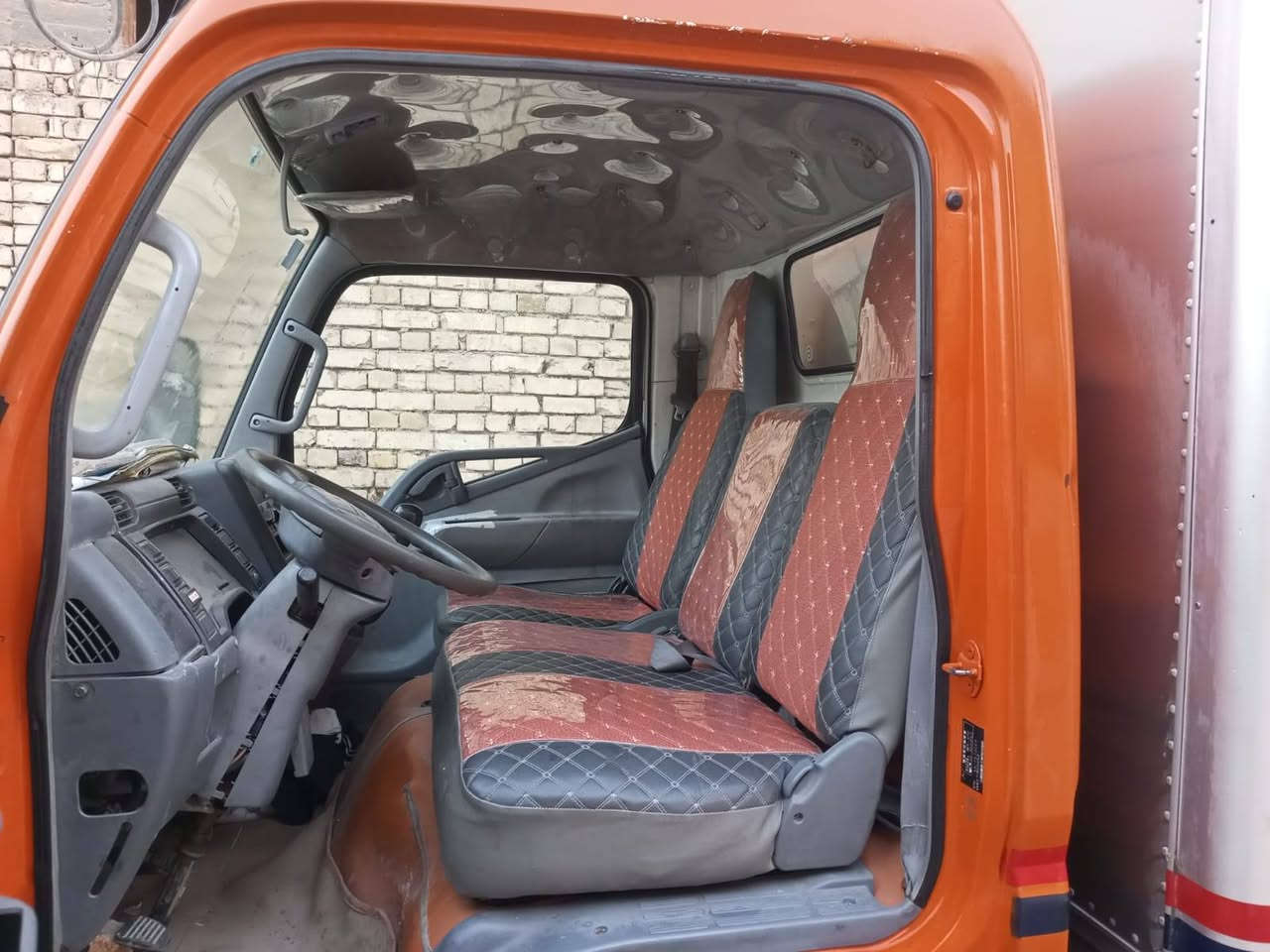 بسم الله الرحمن الرحيم
سياره كنتر موديل 1998
رقم ذيقار مشروع وطني شرط التحويل
مكينه 33.108
كير مكينه مكفولات شاصي مكفول
طول  4.5 سياره جاهزا من كلشي
حداده بريك كلج كلها كفاله
تخم تاير جديد كهربائيات كلها شغاله
السعر 95 وبيها مجال
العنوان البصره
***********
