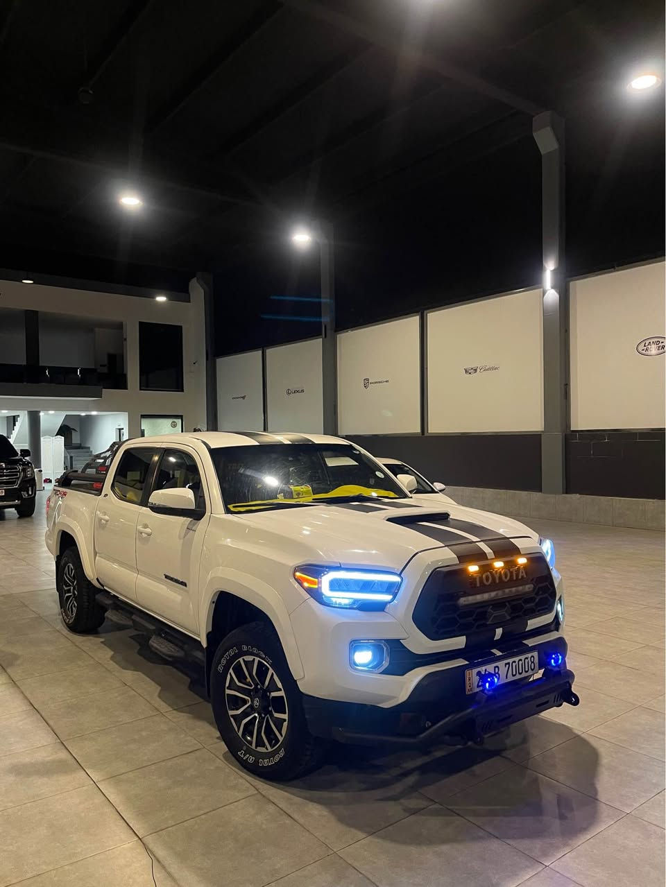 تويوتا تاكوما موديل 2022 محرك 6 سلندر كير توماتيك دبل اكسل  سياره مرتبه داخل مميز  نظام صوت TRD ماشيه 70 الف كيلو متر ضرر جاملغ وباب منزل رقم الشاصي بالمنشور بدون مصرف جاهز …

عنوان / دهوك ترمنال / *********** / واتساب 

السعر / 228 $ دهوك, العراق
