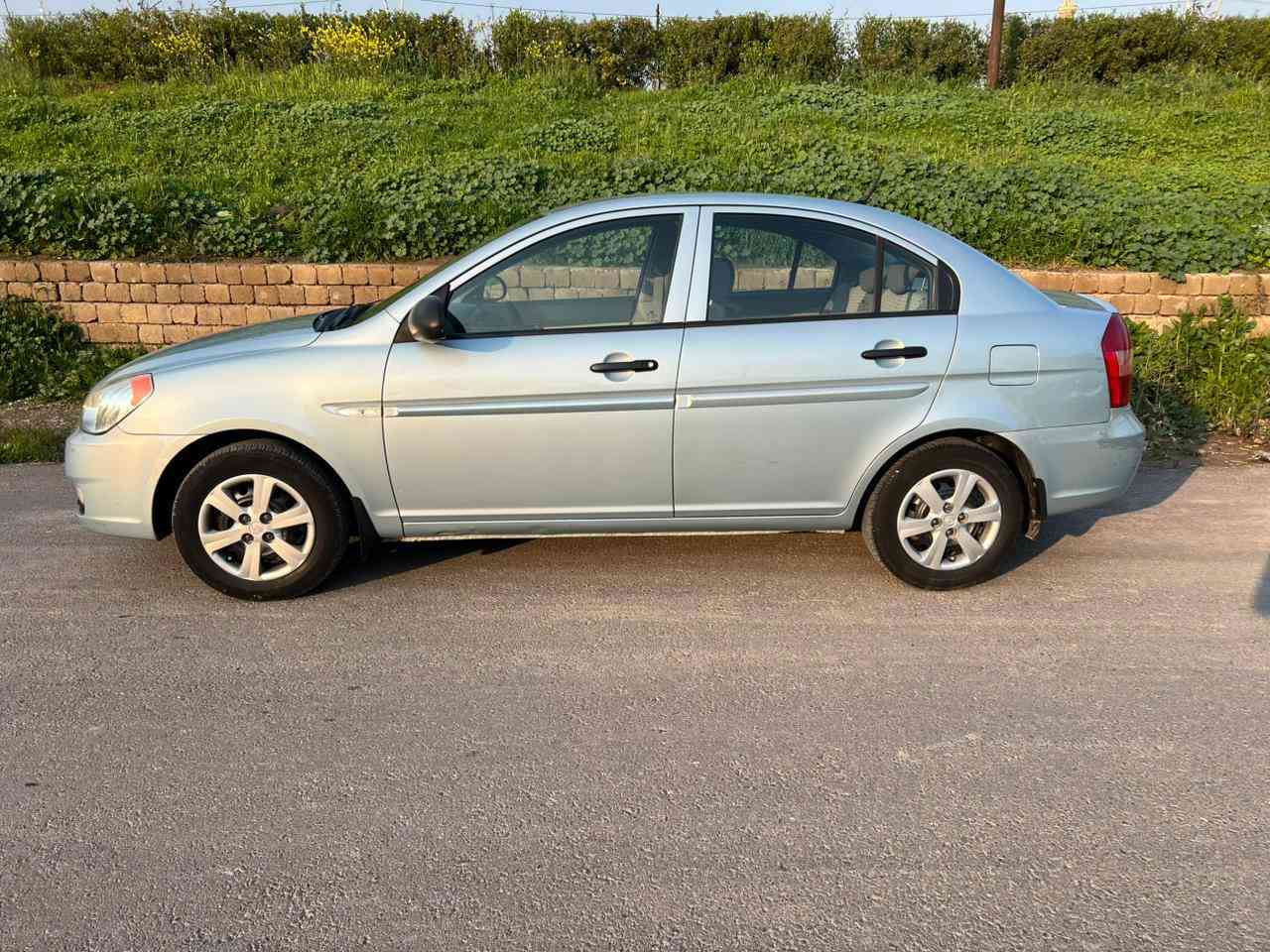 أكسنت موديل ٢٠٠٩ رقم أربيل دولي بأسمي لغاية ٢٠٢٩ وهزه جديده وارد كوري جامات كهرب كير عادي تبريد ثلج سياره جديده وضع شركه قطرة صبغ مابيها شرط حتى دعاميات بدون صبغ..فقط مكان تعديل بارد مكان السياره موصل ايسر ***********
