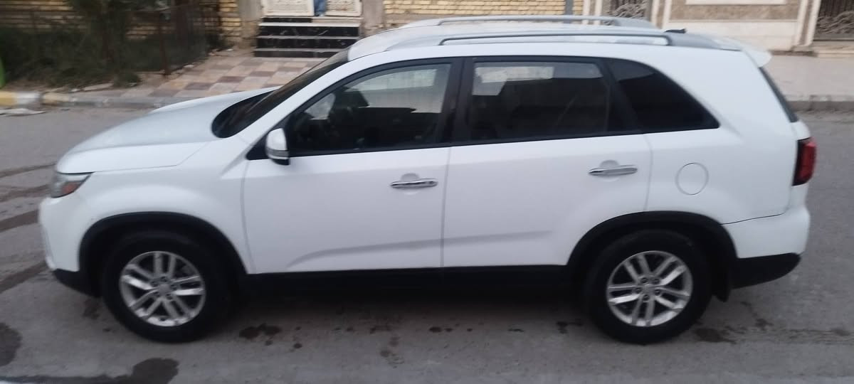 15امريكي 4سلندر مكفوله من الصبغ فقط بارد خمسه راكب دواخل جلد اسود كامره حساس خلفي  الناصريه المركز السعر 150وبي مجال 
*********** ناصرية, ذي قار
