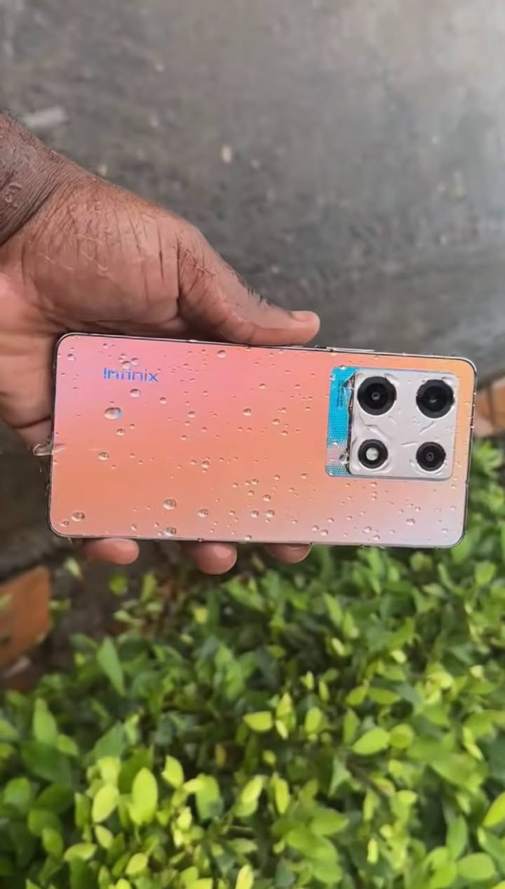 السلام عليكم
انفنكس نوت 30برو 5G

ذ 256 

ب5000 عملاقه يومين يبقه 

كامرات تخبل 108 ميكا كامرات ايفون 

والاماميه 32 ميكا 

بوبجي 60 فريم

ويا شاحنه لاسلكيه مال انفنكس 

رقم ***********

الرمادي 

سعره 120بي مجال حك جيه
