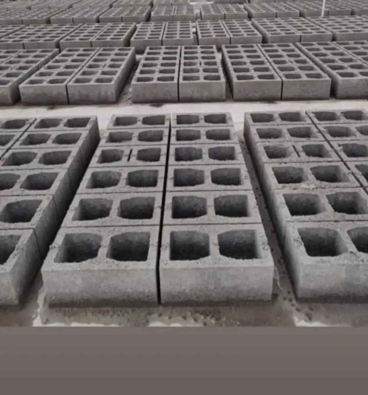 السلام عليكم، يوجد لدينا بلوك درجة اولى ، توصيل كافة نواحي واقضية العمارة ، توصيل باستخدام الكرينات ، نشر في أي مكان ، الاتصال على الرقم التالي *********** الميمونة, ميسان
