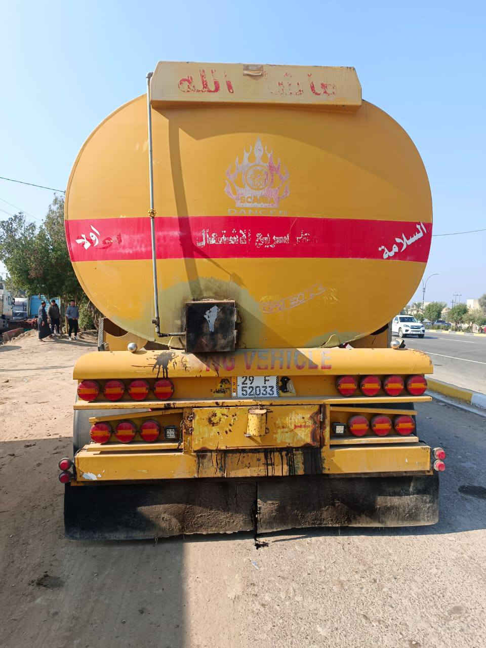 للبيع اسكانيه موديل٢٠٠٣ حموله ٣٦ ابيض واسود بويلر السياره جاهزه لشغل تانكي مزوج سبرنك مكان السياره كربلاء سعره ٣ شداد وبيه مجال اشويه لتفاصيل هذا رقم صاحب السيارة *********** اخوان إني مكلف بلنشر ماعندي تفاصيل على السياره الي ايريد ايخابر صاحب السيارة
