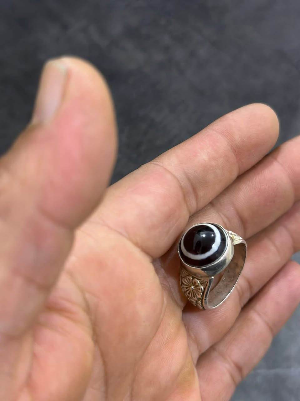 جزع محبس وحجر تحفه قياس ٢٠ فضه ٩٢٥
السعر ( ٤٠ ) الف تفاصيل عل خاص يوجد توصيل .


**إذا كنت صاحب هذا الإعلان وتريد حذفه لأي سبب، رجاءا أرسل رسالة إلى الدعم الفني**