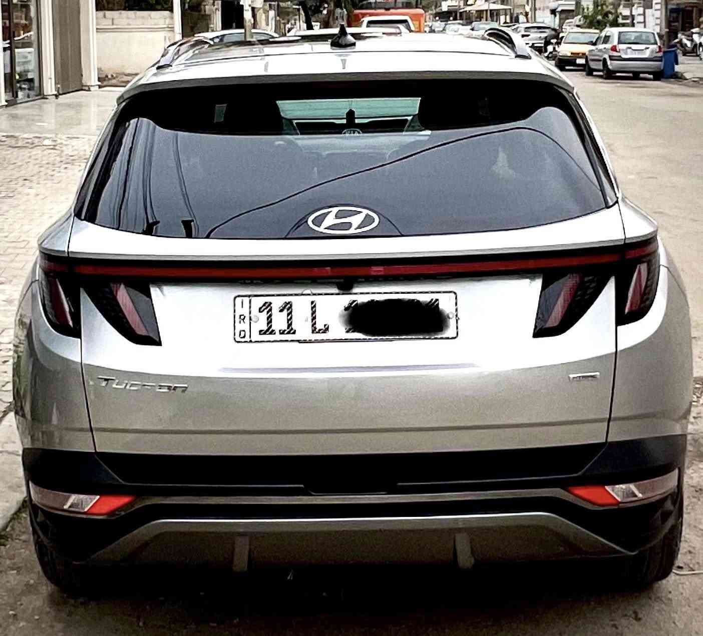 HTRAC ( توسان خاص ليمتيد )
‎مواصفات خاصه لمتد 1/1 VIP بانوراما
‎ صور  الحادث موجوده ‎
 ‎محرك 2500بانزين .
ماشية 53 الف كيلو متر  ‎
وراد امريكية 🤖 

‎1- بصمه + بصمه ابواب لمس
‎2- بانوراما 
‎3-كيج الكتروني متغير 
‎4- ( كاميرات عدد 5 ) 
‎5-كير دكمه 
‎6-نقط عمياء
‎7-رادارات امامي خلفي جانبي
‎8-قيادة الية 
‎9- تتقدم للامام وللخلف ب بصمه
‎10-هندبريك بصمه
‎11-كشنات جلد ابيض
‎12-كشنات كهرب
‎13-كشنات خزن ميموري
‎14-كشنات تبريد وتدفئه امامي خلفي وتدفئه استيرن
‎15-بك لايت لد
‎16- لايت لد + زينون
‎17- شاشة كبيرة لمس
‎18- تثبيت سرعة
‎19- من تشغل اشارة يقلب الكيج كامره
‎20- شارة جانبيه
‎21- ويل كب كبير كروم
‎22-تحديد مسار 
‎23-صندوق كهربائي
‎24- فول تحكمات ستيرن
‎25-تبريد لمس
‎26- السماعات شركة BOSE
‎26- شحن وايرلس
‎27-نظام gps خرائط
‎28- شفتات كير ب ستيرن
‎29- حساسات امامي خلفي
‎30 - تشغيل عن بعد 
‎31 - اوتو بارك 
‎32 - المرايه الوسطيه (اوتو دم ) يعني الي وراك مشغل عالي المرايه اوتماتيكي اصير سوده 
‎33 - مود ادرايف ( اقتصادي - سمارت - سوبر - وثلجي )
‎34 - سياره فور ويل اج تراك 
‎35 - نظام نزول منحدرات 
‎36 - نظام اضاءه داخليه لدات متغير الالوان ( الون الي تريده موجود )
‎37 - نظام التبريد دفيوز تبريد من كل الجهات ( يعني مو بس فتحات التبريد ال 4 ينطن تبريد لا الدشبول كله ينطي تبريد عن طريق فتحات موجوده بالدشبول )
‎38 - تبريد قطعتين امامي خلفي 
‎39 - فول سستم ايرباك ( ايرباك استيرن و ايرباك دشبول وايرباك بردات و وايرباك مقاعد ) كلهن سليمات
‎40 - الداخل لونين واسود 
‎41 - شاشه بيه ابل كار بلي 
‎‏42 - AUTO HOLD
‎
‎وباقي مواصفاتها معروفة فول فول

‎الاستفسار الاتصال على الرقم 
***********
