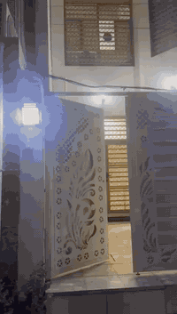 بيت بحي المكرمه بل مربع الذهبي مساحته 133 ونص وطابقين مرمر جوه صاله وغرفه ومطبخ وستقبال وحمام خارجي وداخلي والفوك غرفتين ومطبح وحمام وصاله للبييع 160   ورقام ثاني ***********
