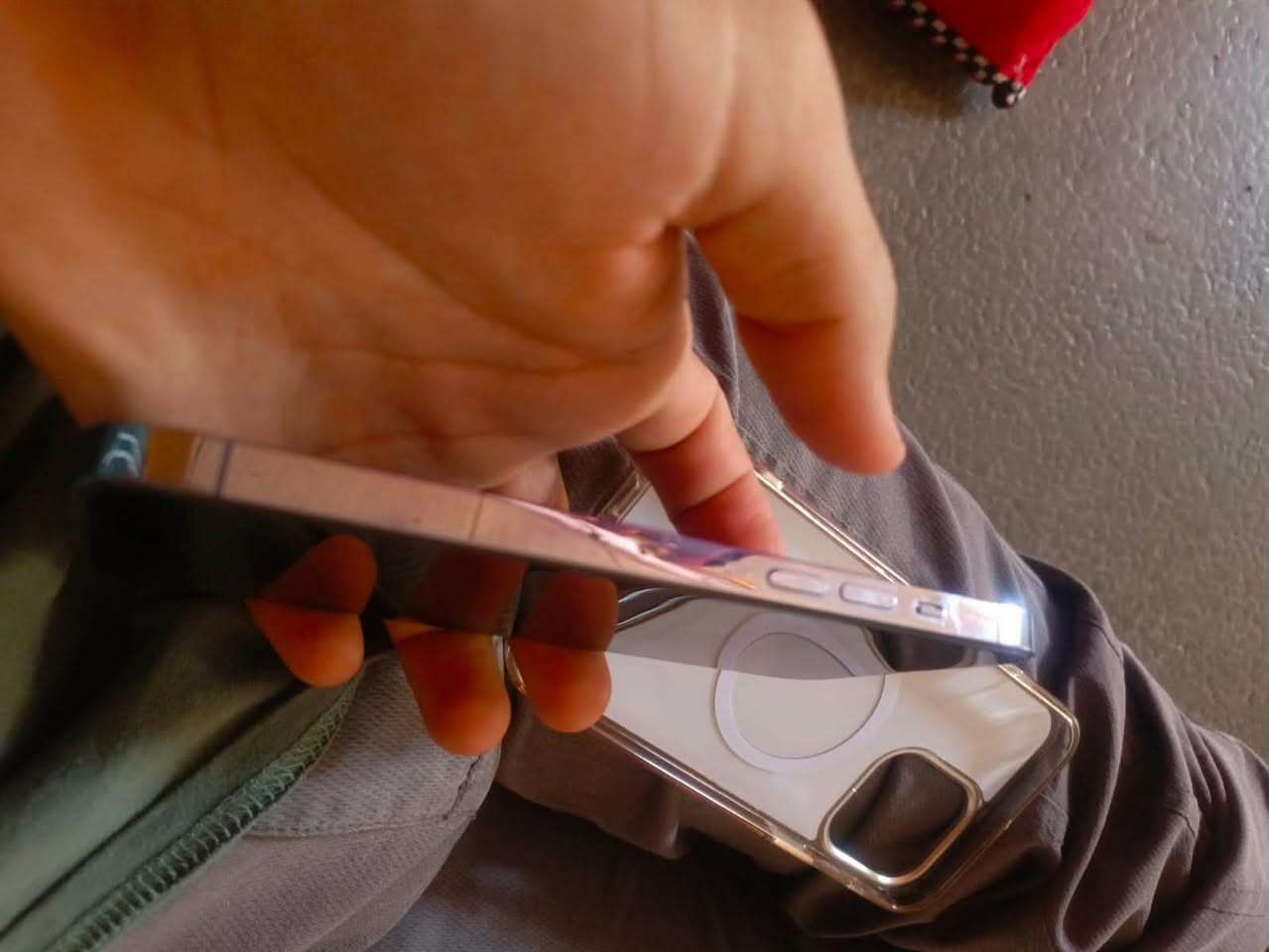 للبيع ايفون 13 برو ماكس لون بحري بطاريه92 ذاكره256
نضافه فول زلغ مابيه مع حافضه اصليه شاحنه اصليه سعر750بغداد الكماليه***********
