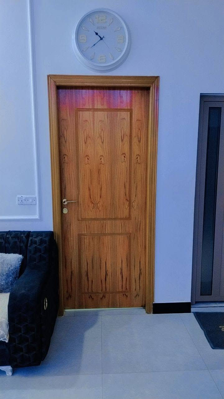 بيت 🏫 للبيع طابقين مقاطعه 830حي النورثالث بيت ع شارع 60اول فرع بالماقطعه مساحه 200متر سنه لبناء نهاية 2025 طابق الأول طابوق يحتوي. على 
غرف منام عدد 3
صاله. ديوانيه. مطبخ 
صحيات خارجيه. داخليه! 
الطابق الثاني درج خارجي 
نظام الطابق الثاني شقق عدد2 كل شقه معزوله ع ثانيه
الشقه الأولى غرفه منام صاله مطبخ صحيات جاهزه 
الشقه الثانيه هيكل فقط تحتاج تشطيب تحتوي على غرف منام عدد 2صاله مطبخ. صحيات السعر متواجد واتساب أو إتصال ع الرقم التالي ***********
