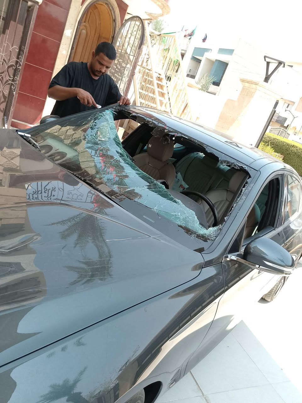 جميع نواع زجاج اليسارات القديم ولحديث نقل وشدداخل بغداد مجانن
وبنسب السعار رقم الهاتف ***********
