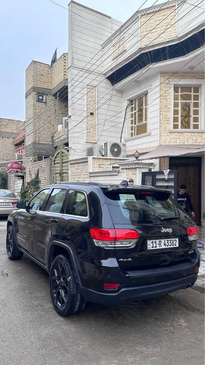 جيب لاريدو 2016 للبيع 

بيع فقط ما اراوس
السيارة بحالة جيدة جداً كاملة متصرف شي 
بولش وحمام مسويلها قبل اسبوع السيارة تلمع 
والداخل بحالة الوكالة كلشي بيها شغال 

صور الحادث بلمنشور صبغ ٦ قطع 
لغد مسحوب
مواصفات ال لاريدو 
شاشة صغيرة
كشن كهرباء
حساسات خلفية
كاميرا
كشنات جلد 
جام كهرباء
ماشية 80 ميل 
السيارة رقم بغداد ب اسمي تحويل ثاني يوم 
ما عليها اي غرامات 
السعر : 178
الشراي يتصل / *********** بغداد, العراق
