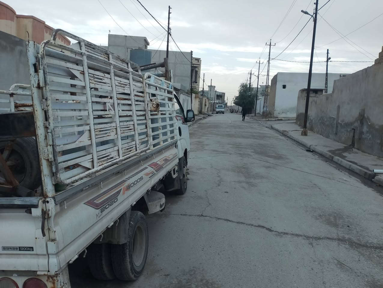 السلام عليكم
كيا فحل للبيع 
موديل 2010 تك قماره 
گير  محرك اكسن شاصي كلو شرط 
سياره بلاديه 
تدفئه تبريد وايرمنيه طخم تواير 
رقم نينوى نگليزي سنويه لل2030 سياره جاهزه شرط بدون قطره صبغ 
السعر 105 وبيها مجال حك الجيه 
العنوان موصل الجانب الأيمن 
للتواصل ***********
