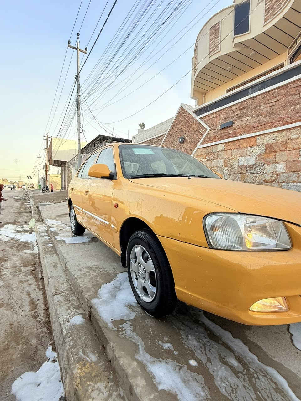 السلام عليكم شباب عندي فيرنا موديل 2014 معيوده بس الصفاح بس الجراد مكفوله من الضربه وتبديل رقم بغداد بسمي مدوشمه عام كير محرك خير من الله تبريد ثلج صدر امامي خلفي جديد عل وضع الشركه مال جناي للشراي يتصل *********** جاهزه على آخر حبايه كبل للشارع مكاني بغداد
