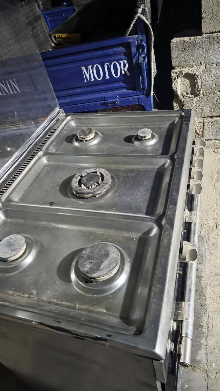 طباخ بالة نضافتة ٩٠ بل ١٠٠ شغال عيونى كاملة فرن شغال فوك وجوة


**إذا كنت صاحب هذا الإعلان وتريد حذفه لأي سبب، رجاءا أرسل رسالة إلى الدعم الفني**