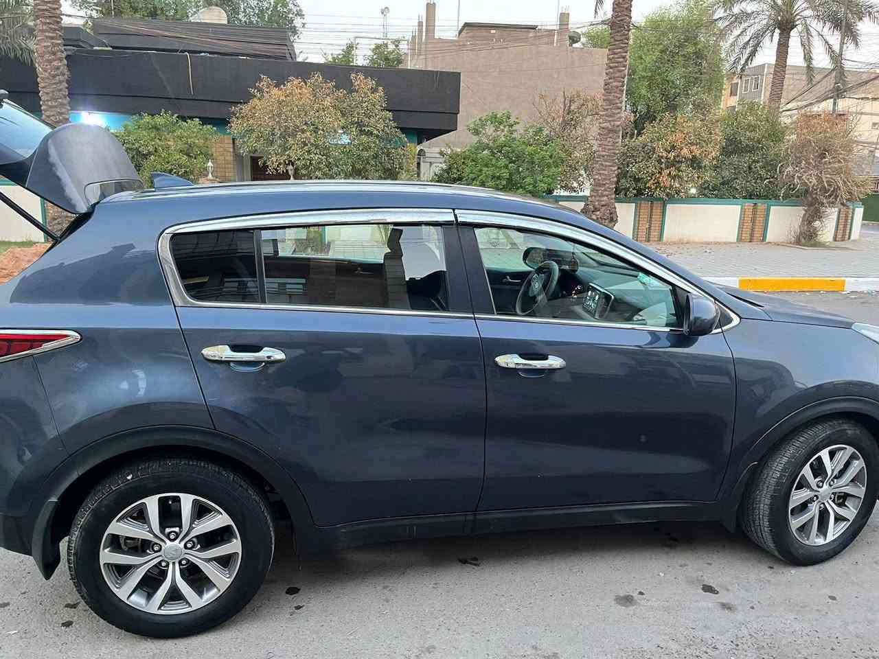 سلام عليكم
سبورتج 2018 حادث موضح بالصور وصبغ البنيد فقط
مواصفات معروفه كير محرك تبريد كلهن جدد ومكفولات لغد وشاصي مكفولات وبيها صيانه دورية قطع غيارها اصلي وكالة صارلها 7 سنوات عندي بانزين كله محسن و زيت اصلي ماشية 106 الف
السعر 150 وبيها مجال بسيط تواصل واتساب ***********
