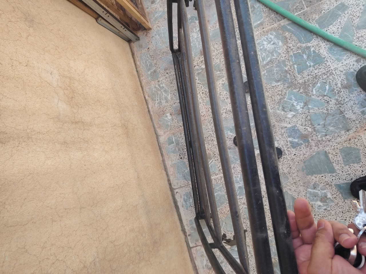 إسلام عليكم سيبايه سياره حديد ثقيل جداً شي امرتب مو تنك هيا والربل مال اربع ارجل السعر 500
***********
