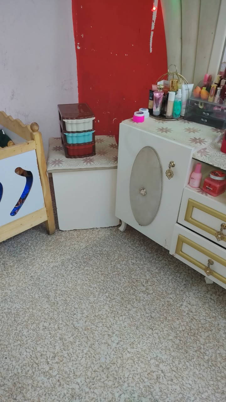 سلام عليكم غرفت نوم تركيه للبيع سعر 450 وبيهة مجال بغداد البسمايه   ***********
