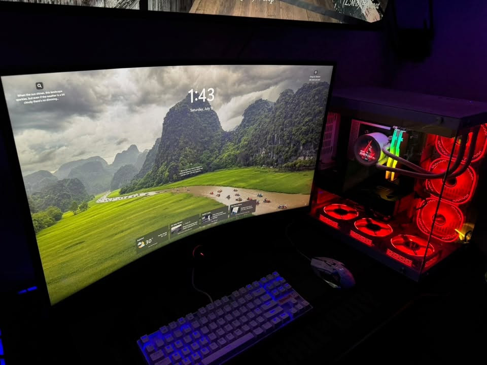 شاشة Gaming للبيع
المواصفات:

Samsung Odessy g5 curved🖥️

♦️الدقة: 2k

♦️معدل التردد: 144hz 

♦️حجم الشاشه: 32 

🔱ميزتها شاشه Curved يعني منحنيه(مقوسه) ينطيك افضل تجربه بألعاب القصص والعاب الشوتر والوانها جداً جميلة🔱

"ملاحظه: الشاشه مازالت بحاله الضمان استخدامها سنه وشويه موجود ضمانها وكارتونتها اخذتها من متجر الكراده"

———————————————————————————

السعر: 300 وبيها مجال قليل

مكاني: بغداد- الدورة

متواجد واتساب ***********
