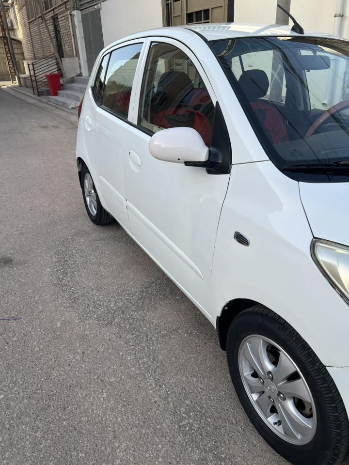 السلام عليكم للبيع هواندي i10مًوديل 2013 سيارة جاهزة مكانها نجف رقم قادسية مميز انكليزي  
اي استفسار الاتصال على رقم ***********
