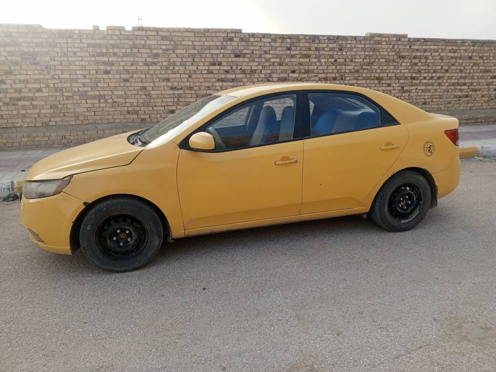 السلام عليكم 
سيراتو مديل 2012 سعرها (  65  )
وبقية المواصفات معروفة 
السيارة بيها تبخير بالمحرك 
مكاني ناصرية ناحية اور السديناوية
*********** ناصرية, ذي قار
