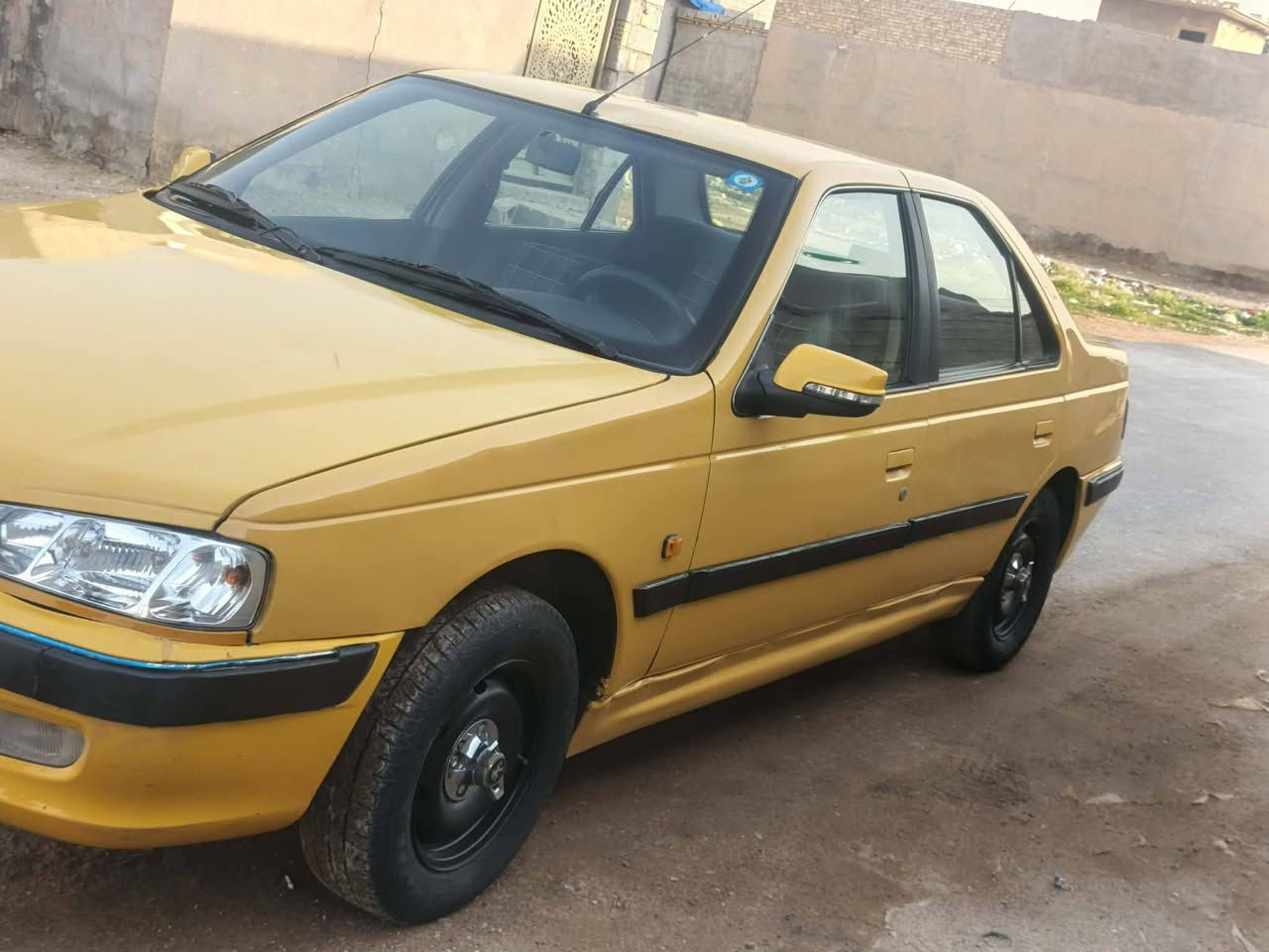 بيجو 2015 للبيع فقط خشم الجاملغ صبغ كد شبر والهلال الخلفي بي تصليح بسيط البنيد مبدل. الباقي كفالة تبريد تدفئة تخم تاير جديد مكينة السيارة الفرنسي المرغوب بسمي تحويل ثاني يوم مكينة مكفولة للاتصال *********** بغداد المعامل منطقة السعادة
