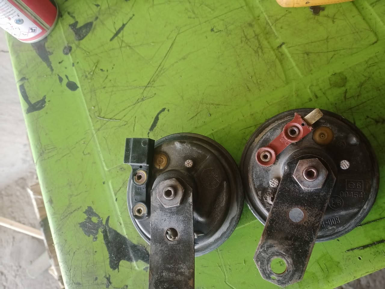 هورن سدان فيشه حمره وسوده لبيع *********** سعر 125
