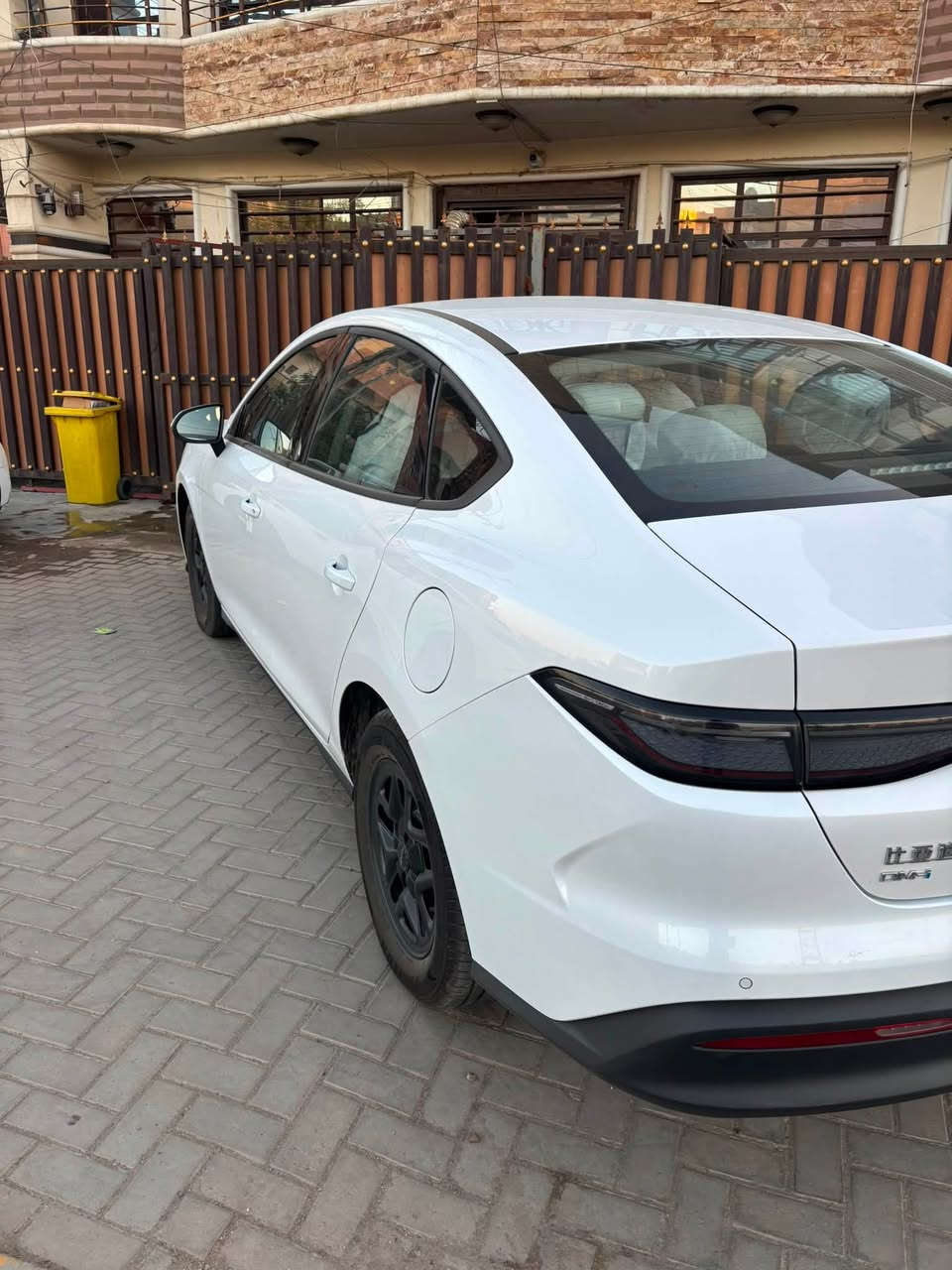 السلام عليكم
Byd سيل 5 موديل ٢٠٢٥
مكفوله بدون طخه او رصعه او خدش 
ماشيه 11 الف 
3500 ع البانزين 
7500 ع الكهرباء 
سعرها 19 
مكانها حي الجهاد او السيديه 
***********
