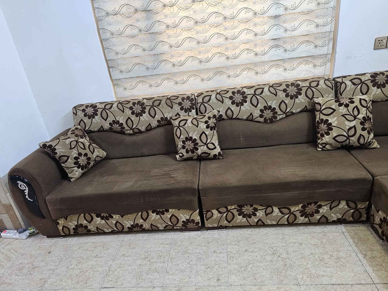 ديوان للبيع
قيمو السعر انتو


**إذا كنت صاحب هذا الإعلان وتريد حذفه لأي سبب، رجاءا أرسل رسالة إلى الدعم الفني**