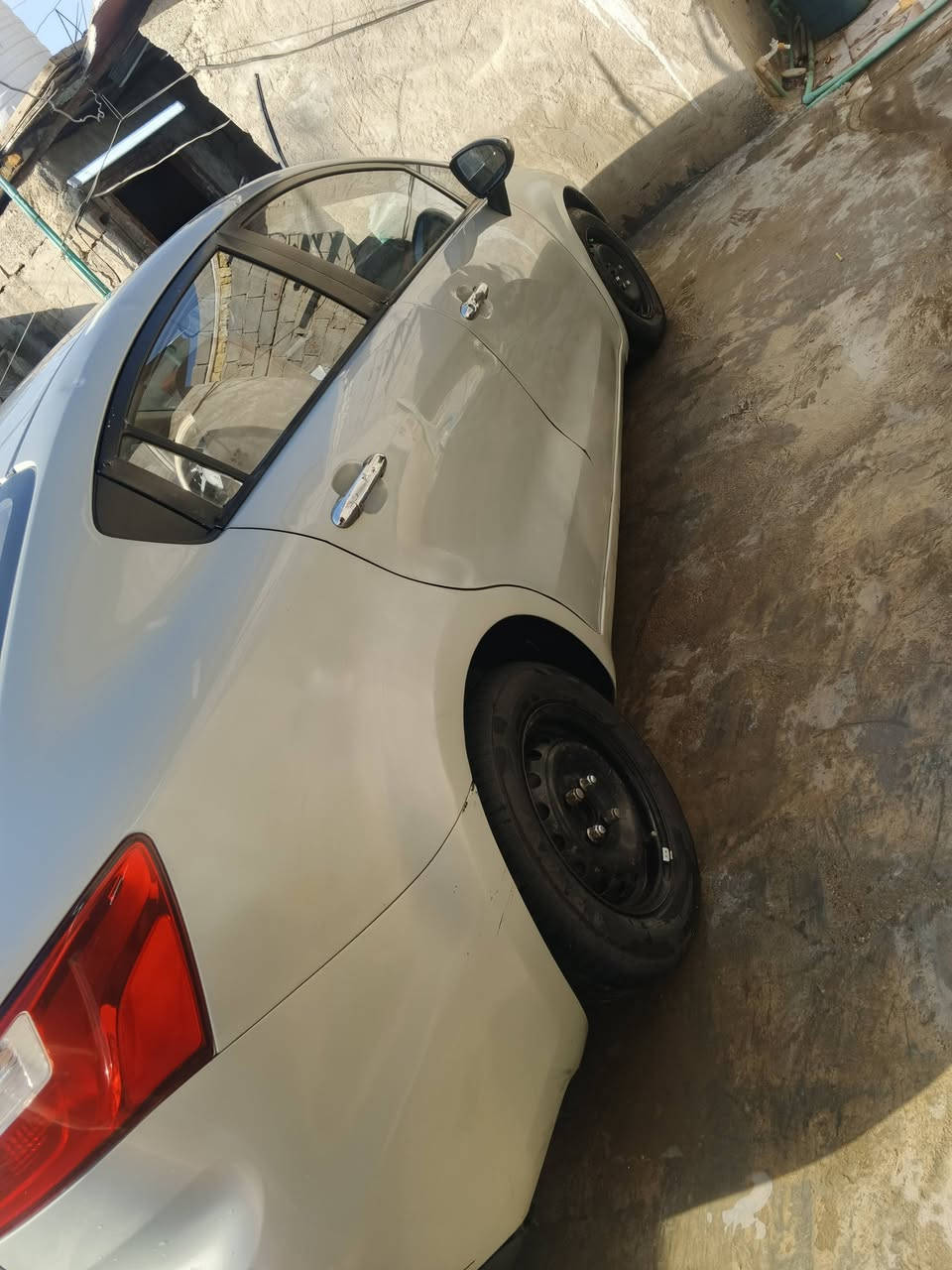 سلام عليكم كيه ريو 2014خليجي 1600دوش سياره كفاله مابيه اي قطعه مفتوحه بيه شويه رشات صبغ رقم مثنئ  انكليزي بأسمي مراوس أو بيع السعر 82وبيه مجال او مراوس بالنترا 2017مع الفرق عنوان سياره واسط الكوت مركز ***********
