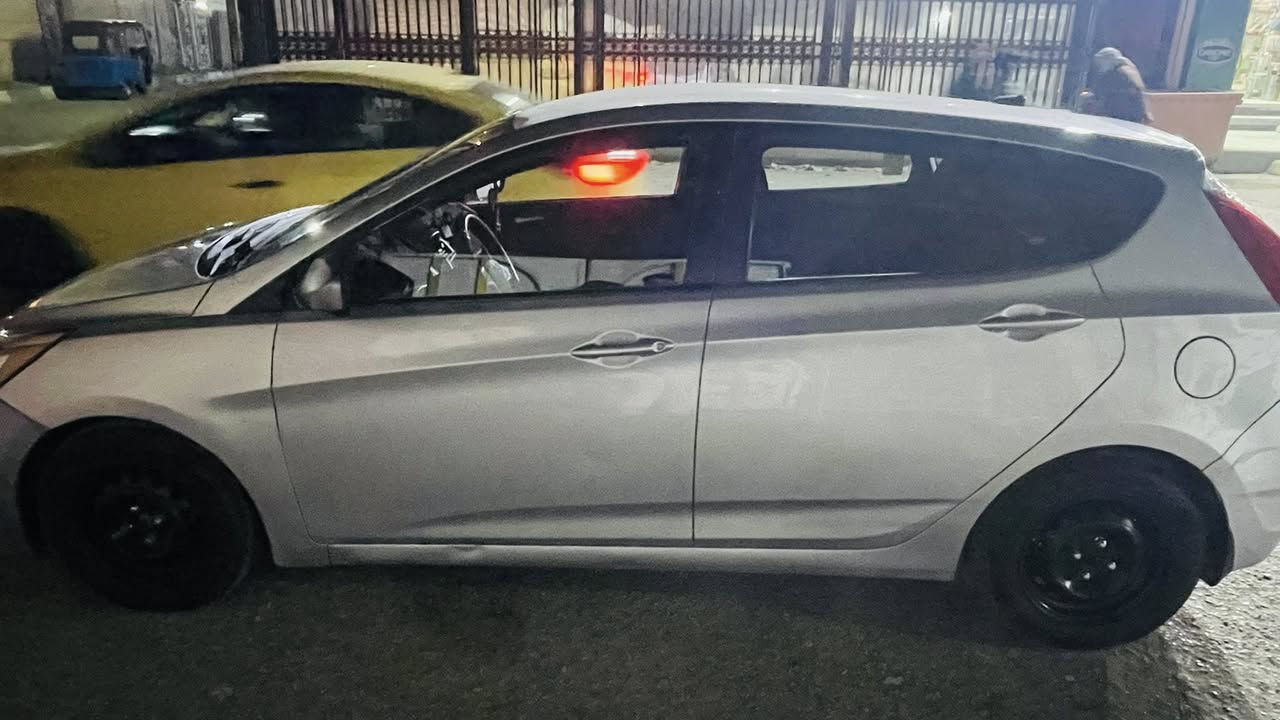 السلام عليكم اكسنت مضلع هاج باك موديل 2012 وارد أمريكي مكينة 1600 مواصفات نص فول تدفئة تبريد تخم تاير جديد كاعية جلد شاشة تاب  رقم بغداد إنكليزي وبسمي تحويل ثاني يوم رقم الهاتف *********** شراي يتصل مكلف بالنشر
