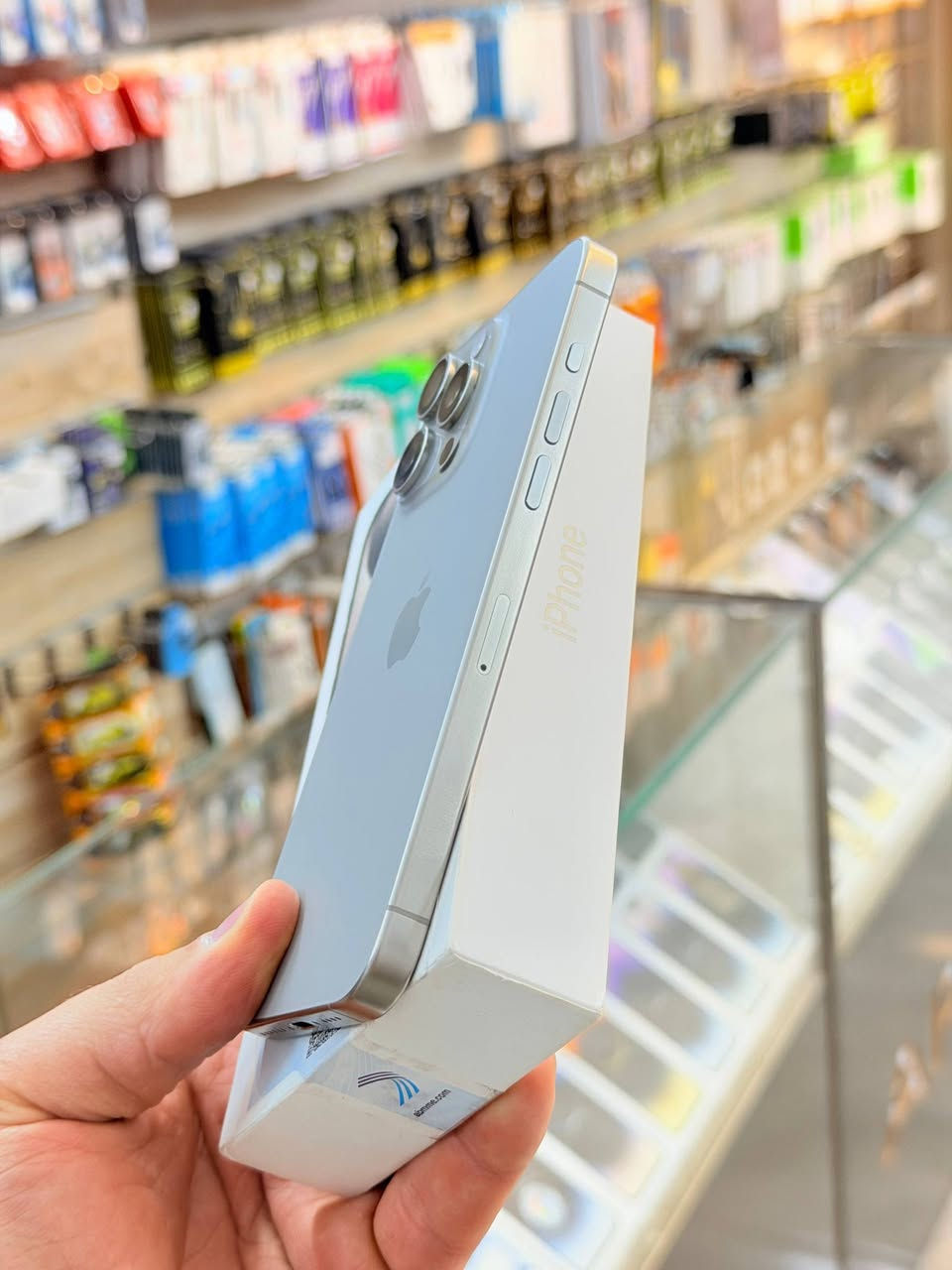 ✅  متوفر بيع بلنقد ولاقساط ✅
ايفون 15 برو ماكس ذاكره 256 بطاريه 95 نضافه 100‎%‎ زلغ مابي هو والجديد سوه نموذج M لونه المميز كامل ملحقاته وتر بروف وبلحاسبه كله نورمال وتر بروف يعني كلشي ممبدل بي وبي وتأخذه ضمان وصل 5 ايام اي مشكله او عطل يستبدل فورا ومتوفر اقساط على مصرف الرافدين 
السعر مليون و 50 الف قفله😍😍
العنوان بغداد البياع شارع 20 مقابيل علي العناب او الشيف السوري مركز الهاتف لاصلي 
📞📞***********
📞📞***********
