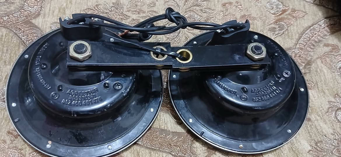 جنح ابو الكنر مطرز اقراص مختمه٢ب٥ شبابيك نيكل دكه ونعومه فول لبالك مال مزامط رايدهن٢٠٠ مكاني بغداد الحريه ***********
