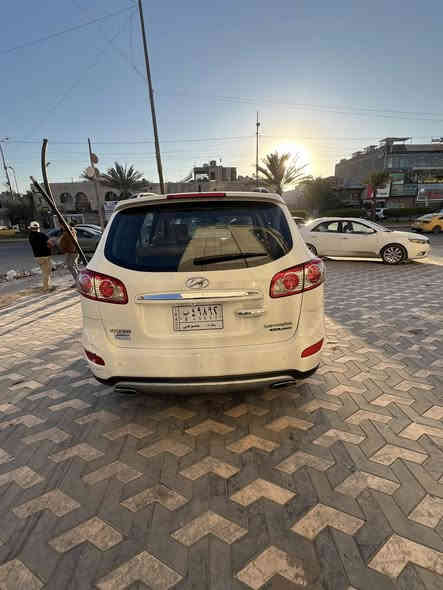 السلام عليكم هونداي سنتافيا 2012 خليجي فول مواصفات  بصمة فتحه 7 راكب محرك3500. 6 سلندر مكفولة كفالة عامة ماعدا تكحيل باب وره الصدر موضح بصور وداعاميات بيها شخوط بسيطه ماشية 141 حقيقي  بغداد جميلة للاستفسار***********
السعر158 بيها مجال بسيط
