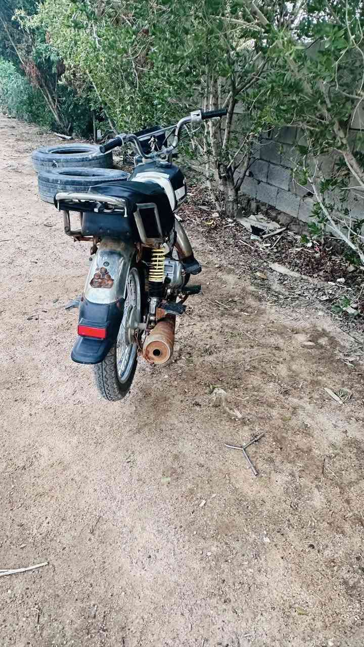 للبيع اوراق مديل 20 مكان بصرة جزيرة*********** سعر 550بيهة مجال بسيط
