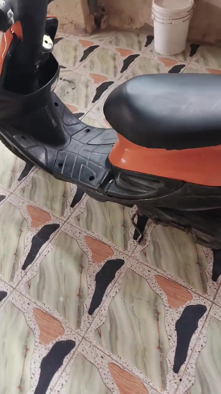 السلام عليكم للبيع دراجه تسع زروف كامله كفاله عامه شلعه ومعدل المكينه مافتوحا السعر 350 وبيه مجال الرقم *********** واتساب
