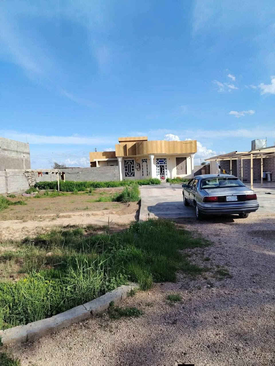 يتوفر دار للبيع في الرمادي الجزيرة منطقه البوشعبان المحطه الأولى بالقرب من جامع الجليل و مدرسة الرائد
يتكون الدار من ديوانية و كلدور و هول و صالة و غرف 3 و مطبخ و مجموعة صحيات داخليه و خارجيه 

جميع الخدمات تتوفر من ماء و كهرباء و مدارس 

بناء حجر

المساحه الكليه 1380 م

مساحه البناء 380 م

طابو زراعي سند 25

تنازل مباشر 

السعر 85 مليون وقابل للتفاوض. 
يرهم مقدمه وكل شهر حسب لتفاق 
*********** 

يتوفر دار للبيع في الرمادي الجزيرة منطقه البوشعبان المحطه الأولى بالقرب من جامع الجليل و مدرسة الرائد

يتوفر دار للبيع في الرمادي الجزيرة منطقه البوشعبان المحطه الأولى بالقرب من جامع الجليل و مدرسة الرائد
