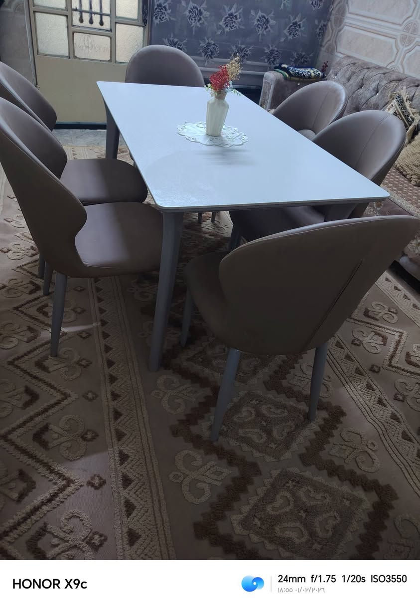 ميز طعام من طبقتين مرمر+بي دي اف رجلين عظم مع كراسي جلد عدد ٦عنوان يارمجه شرقيه


**إذا كنت صاحب هذا الإعلان وتريد حذفه لأي سبب، رجاءا أرسل رسالة إلى الدعم الفني**