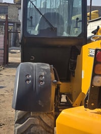 جي سي بي • رافعة شوكية • ٢٠١٠