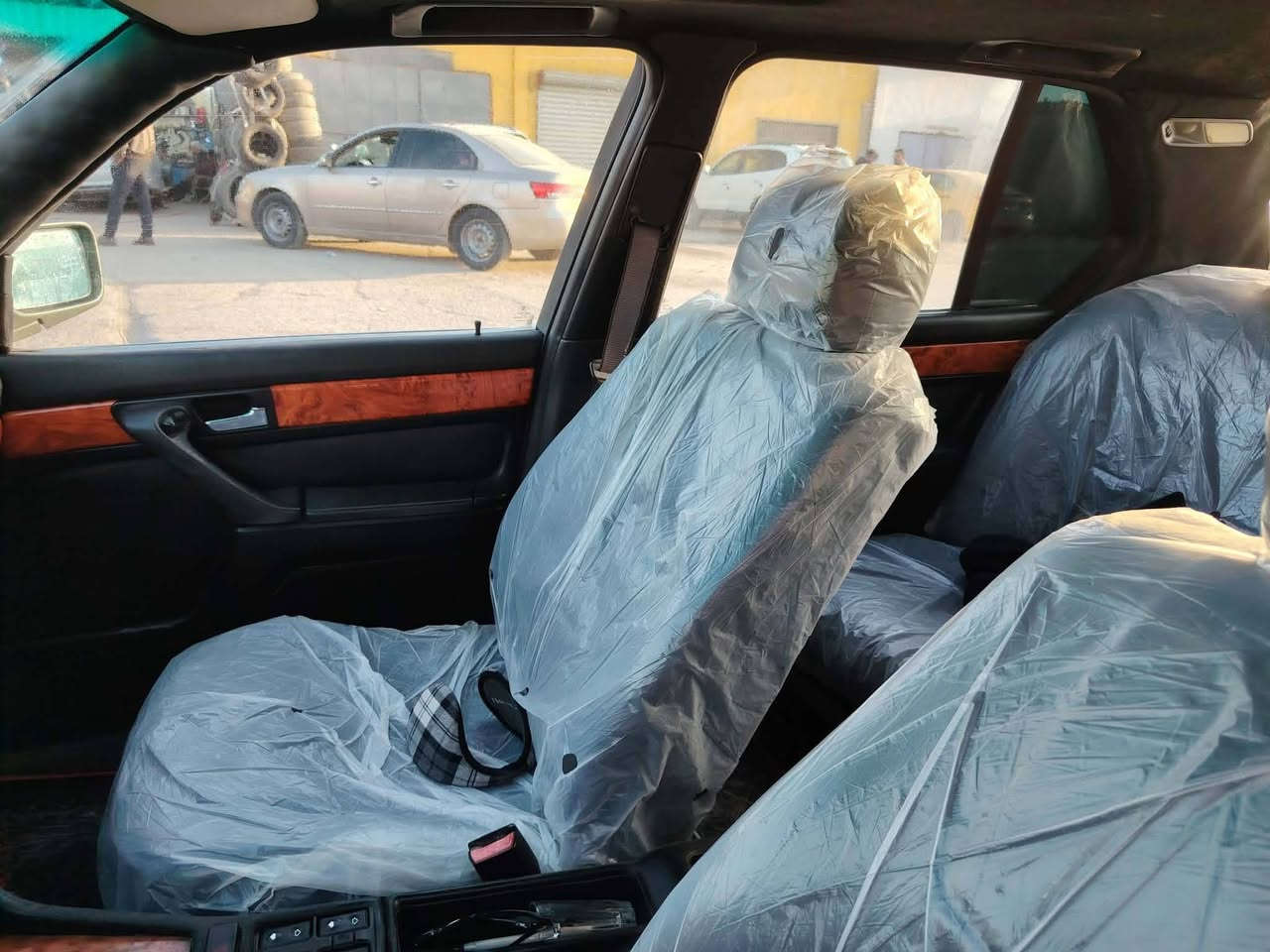 BM موديل 90محدثه  حجم735 نضافه 100/100 مالك موجود مصبوغه للجماليه كهربائيات خير من الله شاشه  دوشمه كامله فقط بيه خربطه بسيطه بالجويتر رقمي ***********سعر 53وبيه مجال بسيط
