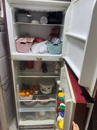 ثلاجة • للبيع