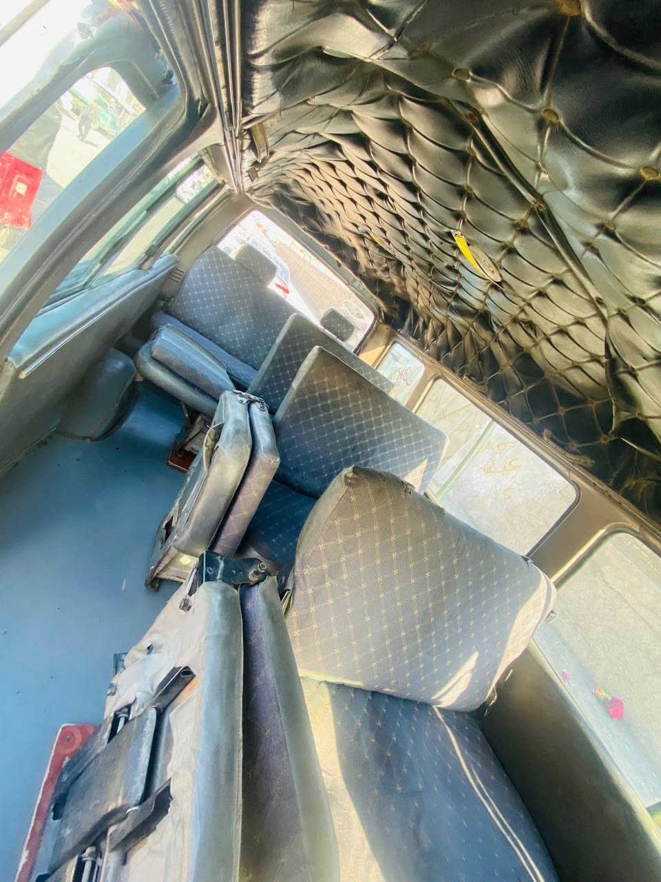 سلام عليكم سياره اسياه  موديل  93  ابيع رقم بغداد احمر سياره جاهزه من كلشي تخم تاير جديد حداديه جديده صدر امامي خلفي جديد مكينه كير اكسل جديد  سياره نضيفه بيه بيبان ثنين تيديل سايق ولصدر جدد تحويل ثاني يوم سعر 54 وبيها مجال مكان بغداد  الستفسار / ***********/  /***********
