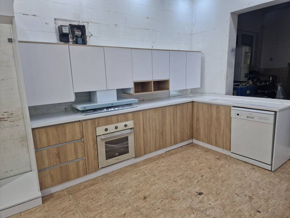 mdfسێتی کەوانتەری تورکی
 دەستی دووە زۆر پاک ماوەتەوە
قیاسی درێژی کەوانتەر 30|4 مترە
دڕێژی سنگکە 2 مەترە
تەباخ و مرەشەح و فڕن و غەسالەی قاپ شۆرینی لەگەڵە
ناونیشان /سلێمانی /کانیسپیکە/خوارمزگەتی تەبای
📲***********
واتسئەپ و ڤایبەریان لەسەرە 
گەیاندن هەیە بۆ تەواوی عێراق🚚🚚🚚 السليمانية, العراق
