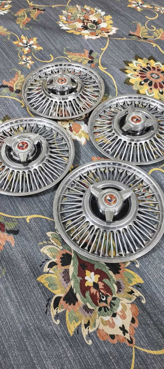 السلام عليكم حبايب
تخم كبات كلكسي حجم 13 نضافه 90٪
سيبايه ابو عمار جديده قبل شهر من اخذتها
تحويره كامله ويل كرونه الناصي وتخم تاير سنترا الناعم قبل شهر من شديته 
الشراي يتصل ويدلل 
مكاني الحله 
***********
