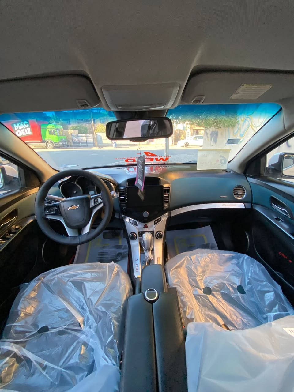 شيفروليه كروز  Chevrolet Cruze
الموديل ٢٠١١
كير ومحرك اوبتره بلادي 1800🛑
رقم السيارة | رقم بغداد تحويل مباشر 
موقع السيارة | بغداد الشعب📍
السيارة وارد خليجي ✅ 
رقم  بغدادوتحويل ثاني يوم 
منظومة زنون  ⚠️ 
المواصفات 🔰 
أرضية جلد ✅ 
مقاعد لوني  ✅
شاشة كبيرة الحجم ✅
شاشة أعطال ✅ 
كير جديد ✅ 
محرك جديد ✅ 
تحكم استيرن جهتين ✅
نافذة ups✅
تحكم مري كهربائي✅
جرص احزام الامان✅
جرص 120✅
صندوك بصمة✅
كهربايات كلها تشتغل💲
بيها قطعتني صبغ بدون دواخل 
سياره جاهزه من كل شي 

كير محرك تبريد 
مانع انزلاق شغال

كشاف ضبابي خلفي
كشنات تدفه تبريد 
ماشيه 127mi
وبقية المواصفات المعروفة 🔹
السعر (72)وبيها مجال بسيط  التصال(***********)
