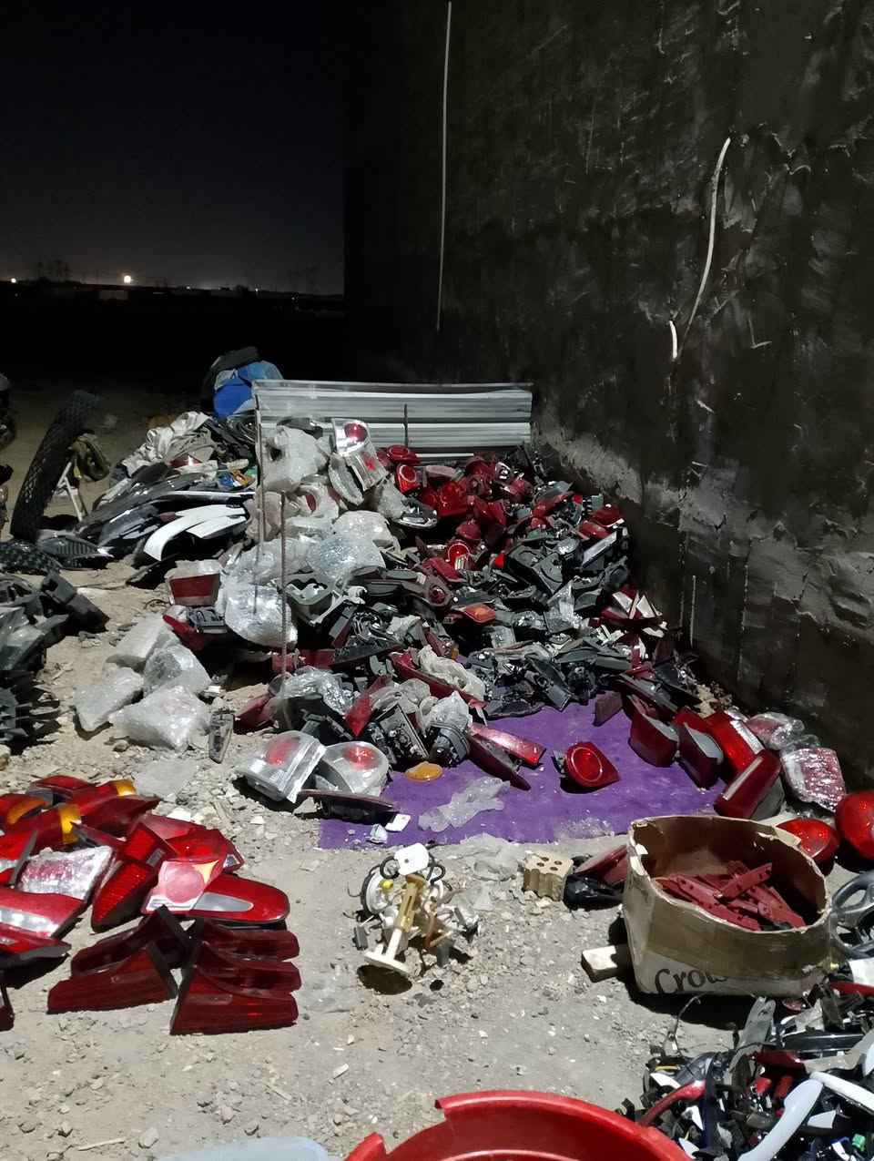 السلام عليكم
ادوات كوري فقط بيع شلع 
مازدات القطعه ع 5 آلاف 
بكلايت قطعه الثابته ع 5 آلاف
بكلايت القطعه المتحركه الصغيره ع 2000 
شمسياات سيارات كوريه قطعه 2000
ليدات بصمه نيكل كلهن قطعه 2000 
كيجات كوري النترا فورتي قطعه 5 الالف 
شبابيك كوري حديث قطعه ع 5 
بلوجكترات قطعه 2000 دينار 
بيع شلع يعني إذا تأخذ كيجات تاخذهن كلهن وذا مفرد يختلف سعرهن تفيد اهل الادوات 
مكانهن بغداد الكرخ 
***********
