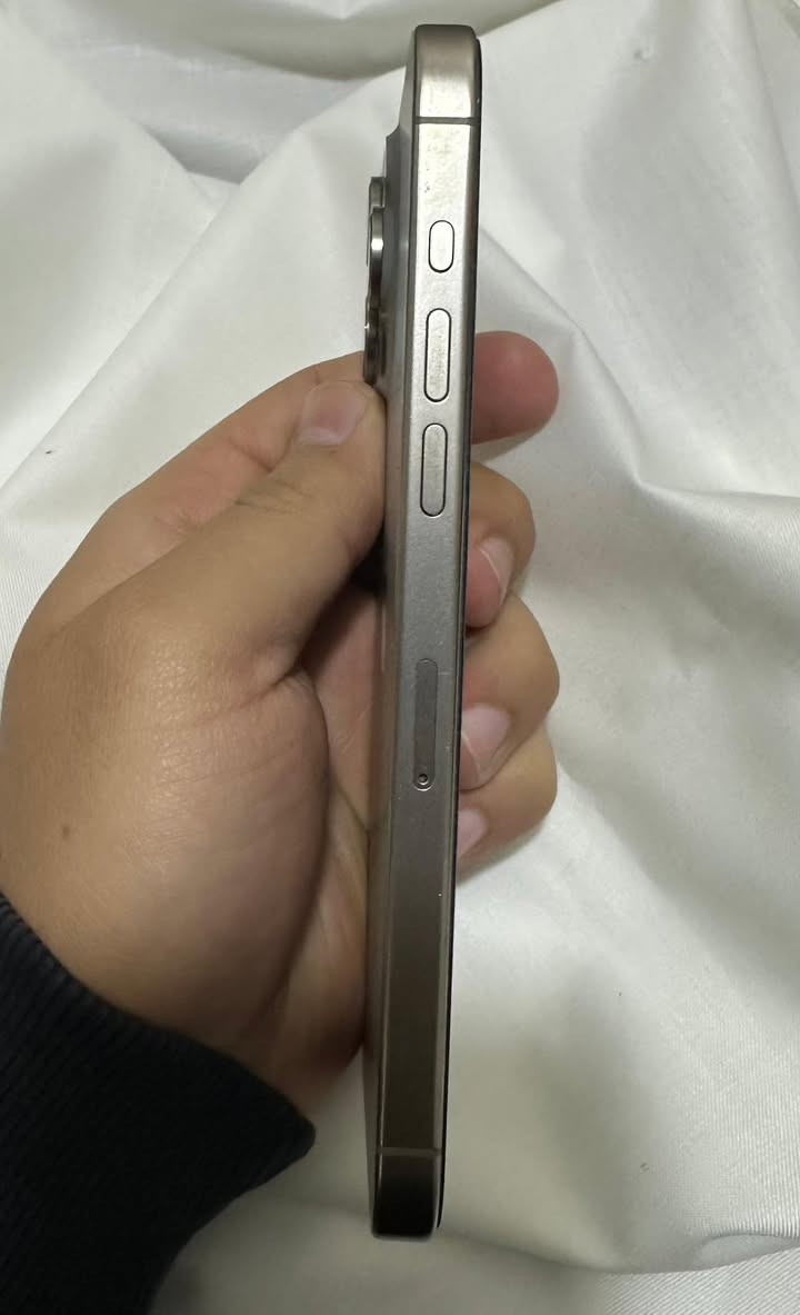 15 برو ماكس 256 بطارية 88 نضافه100‎%‎ شرق اوسط كامل الملحقات السعر 975 وبي مجال 

‭0783 161 9155‬
