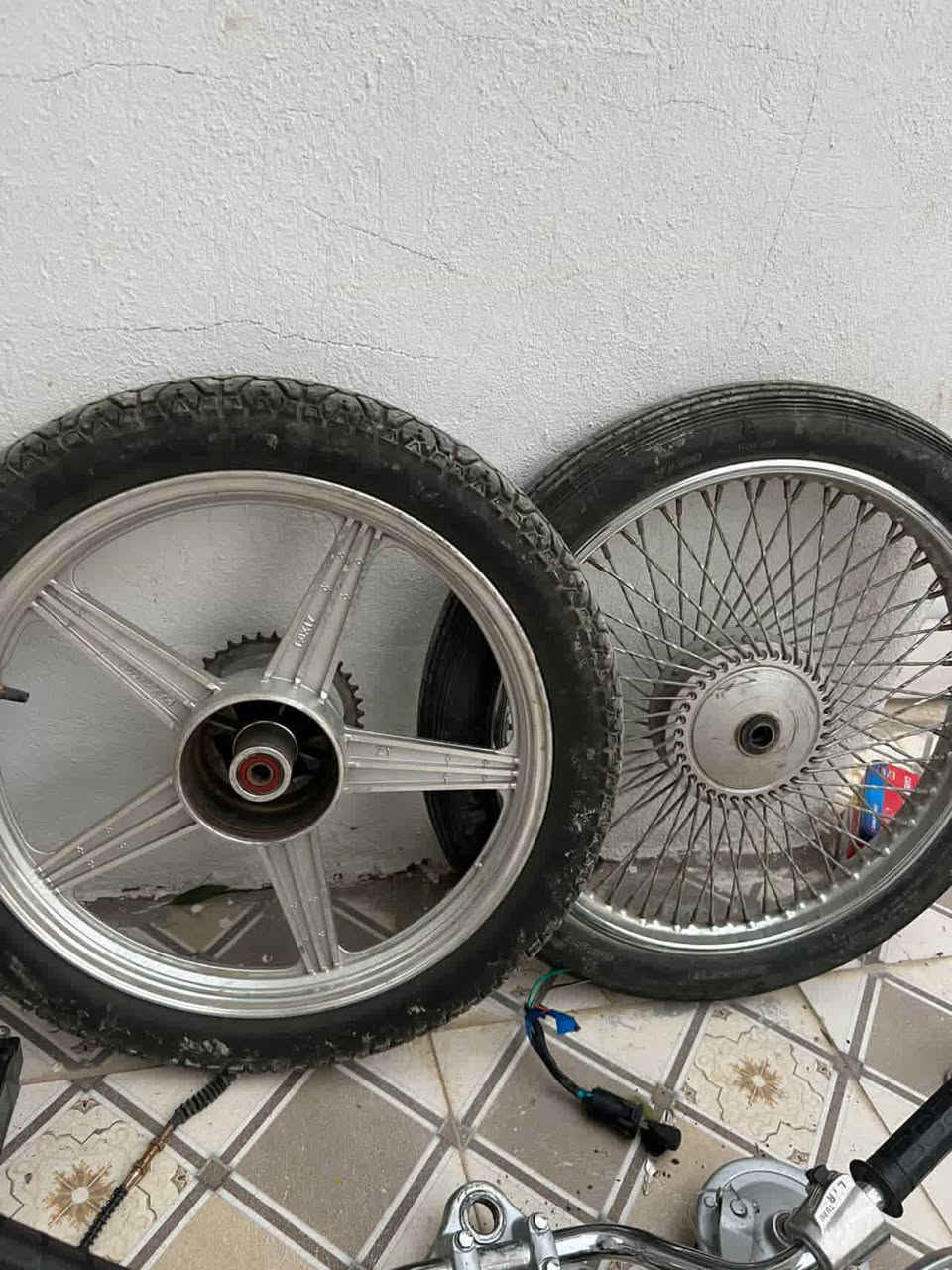 غراض ايراني للبيع قيم و أخذ
***********
