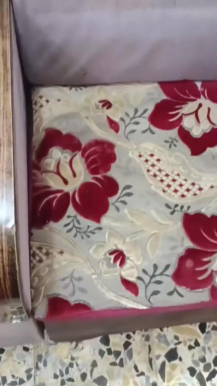 من رخصةالادمن 
تخم عشره نفرات
خشب ثگيل 
التواصل على الخاص


**إذا كنت صاحب هذا الإعلان وتريد حذفه لأي سبب، رجاءا أرسل رسالة إلى الدعم الفني**