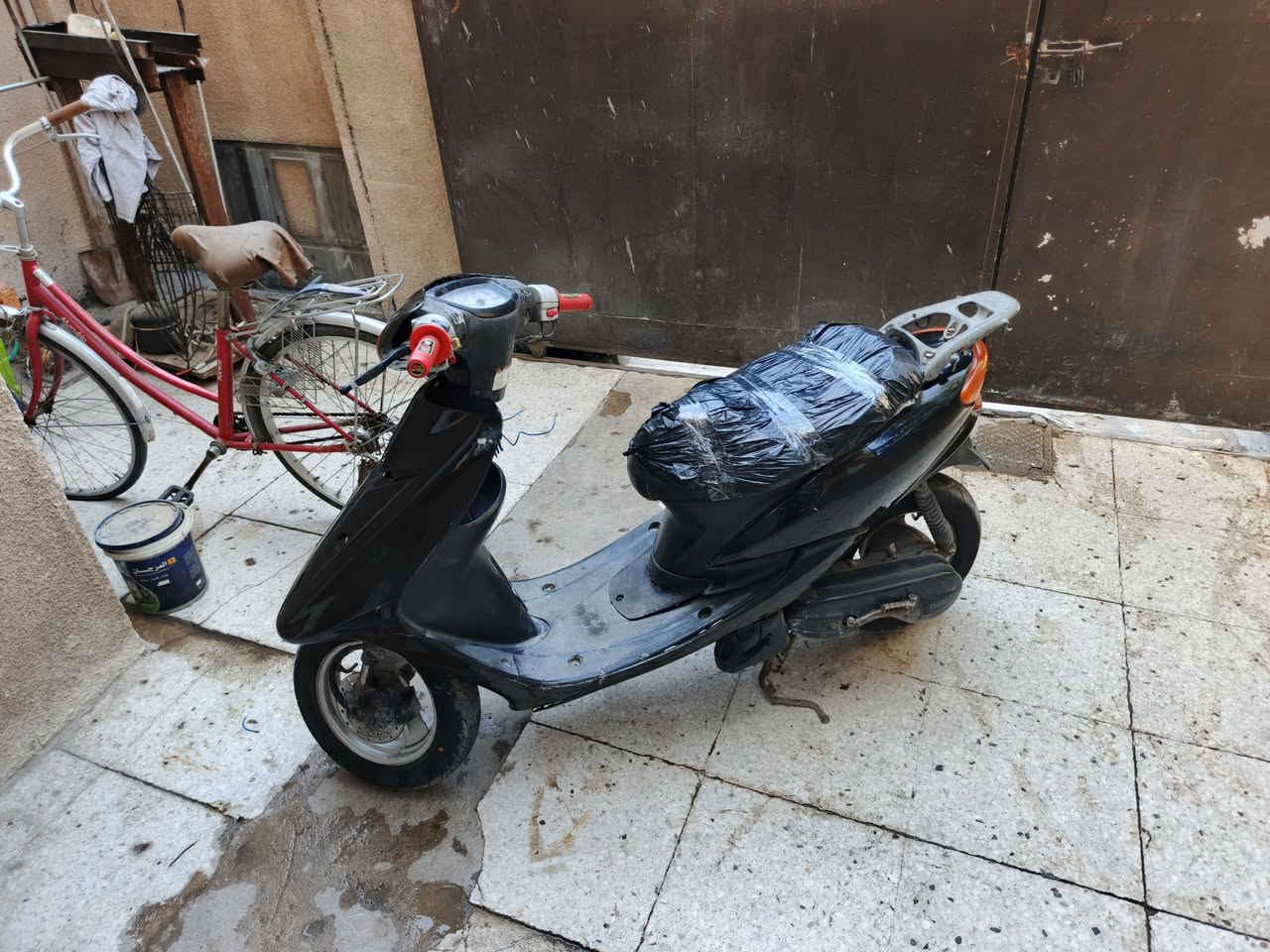 دراجه 60 البيع دراجه حلوه ما ناقصه يش بس جوزه لن طك السويج بل جوزه مكينه حلوه ناعمه كشره نضيف تيرات جدد شلع قويه معدل حلو كله كامله مكان بغداد السعر ١٩٠وبيه مجال الشراي هاذه رقمي *********** وتساب بي
