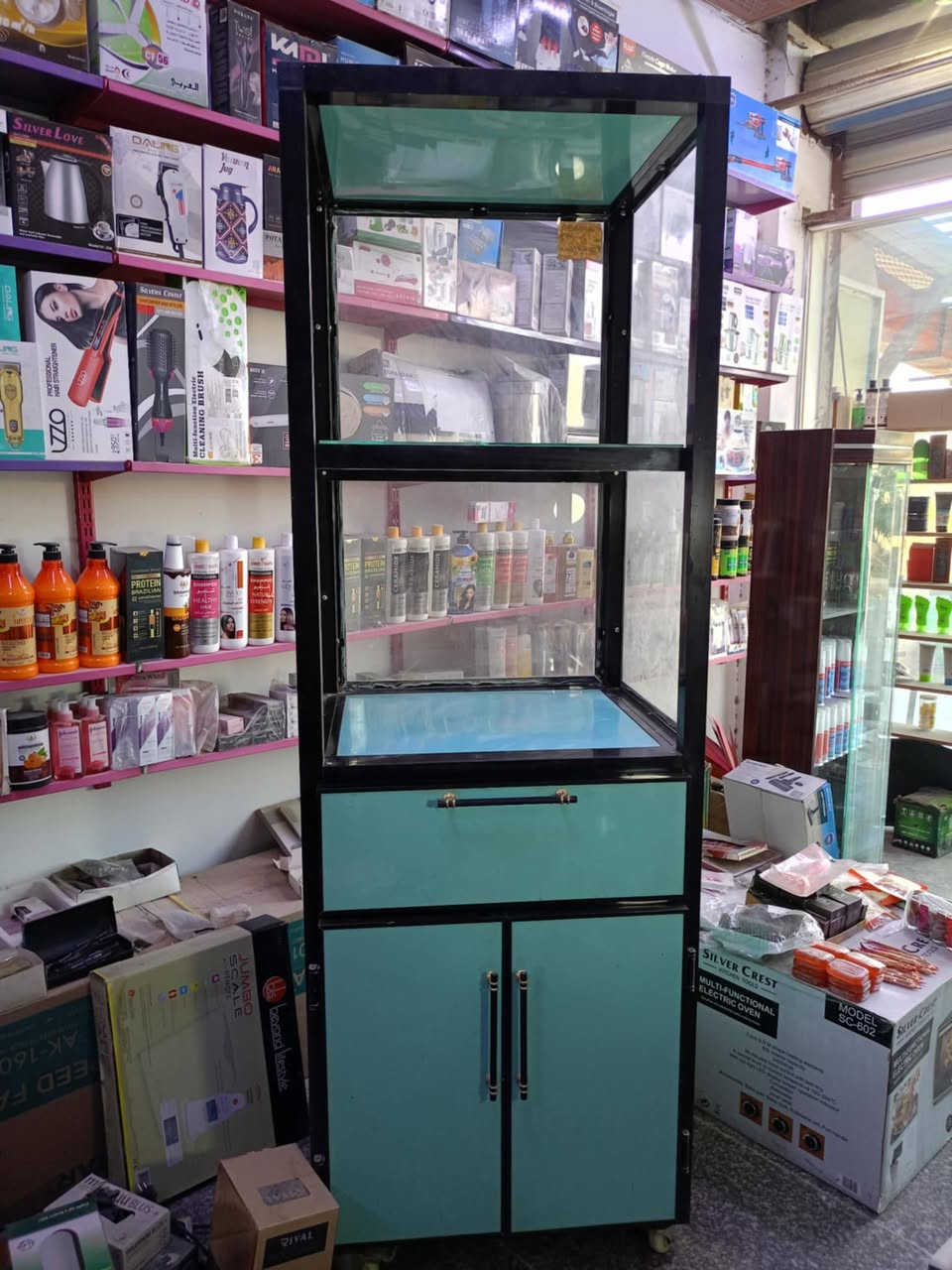 اللهم صل على محمد وآل محمد
كاونتر جديد للبيع   غير مستعمل بس متروك داخل المحل

الطول 2 متر  و 10 سانتيم
العرض 70 سانتيم
يحتوي على مجر وطلاكتين باب و على أربع تايرات
لون فستقي
العنوان الديوانية الاسكان
الشراي يتفضل خاص


**إذا كنت صاحب هذا الإعلان وتريد حذفه لأي سبب، رجاءا أرسل رسالة إلى الدعم الفني**